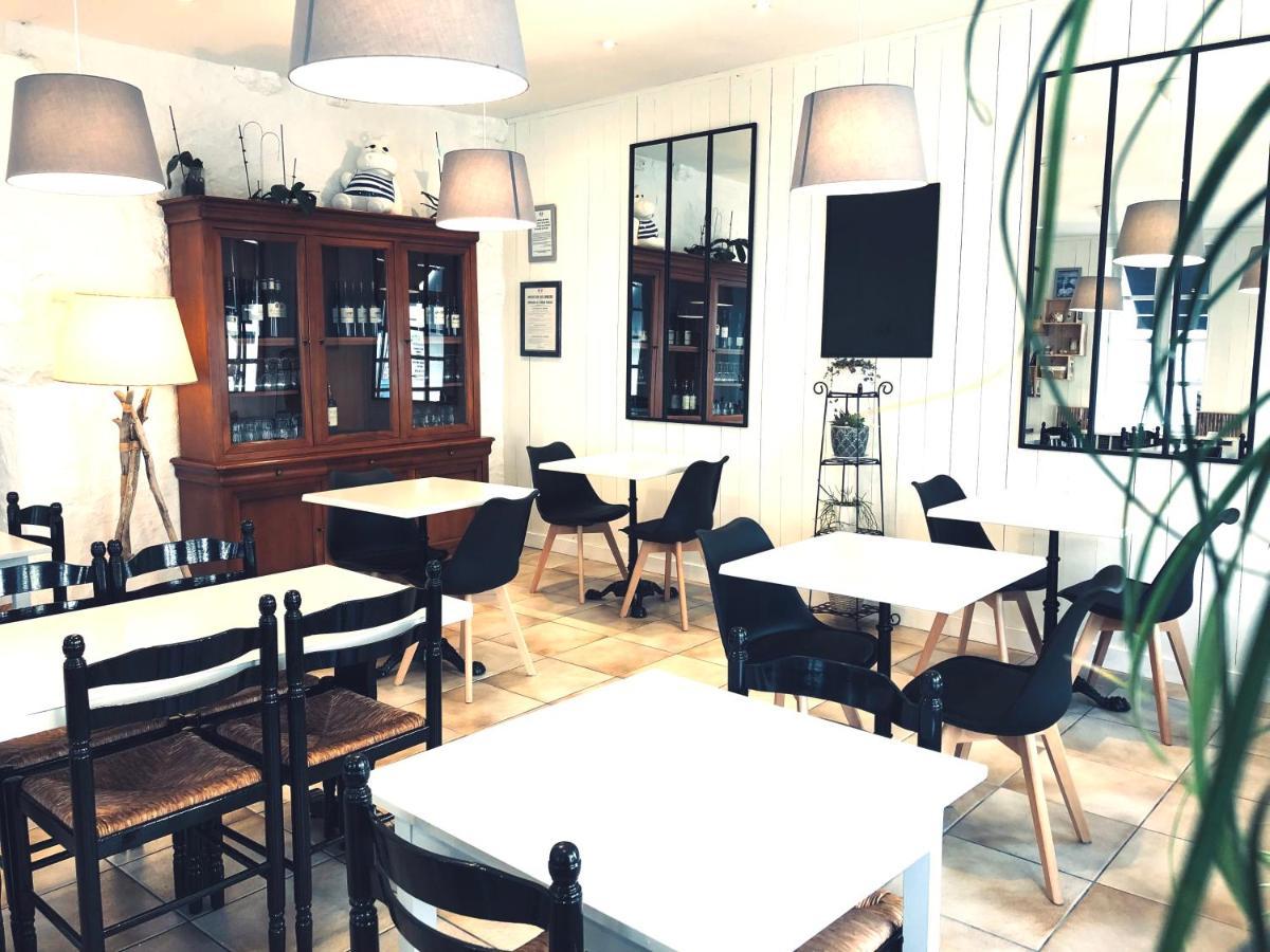 Hotel 2 Etoiles Et Restaurant Le Galet Bleu Fouras Eksteriør billede